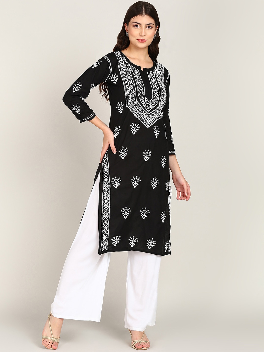 

VAHSON Ethnic Motifs Embroidered Chikankari Kurta, Black