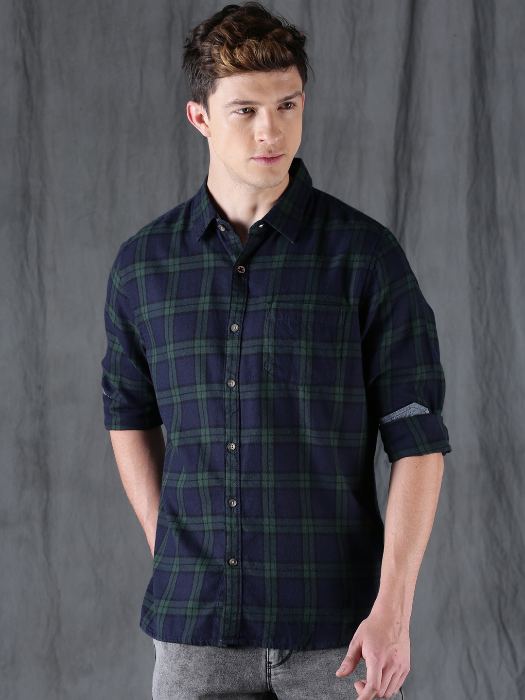 

WROGN Men Navy Blue & Green Slim Fit Checked Casual Shirt