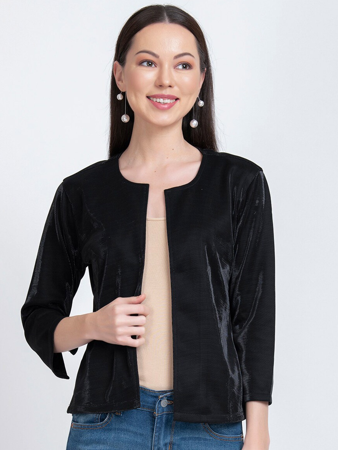 

urSense Open Front Regular Shrug, Black