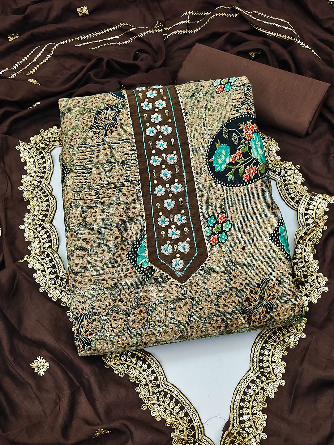 

SHADOW & SAINING Embroidered Gotta Patti Pure Cotton Unstitched Dress Material, Green
