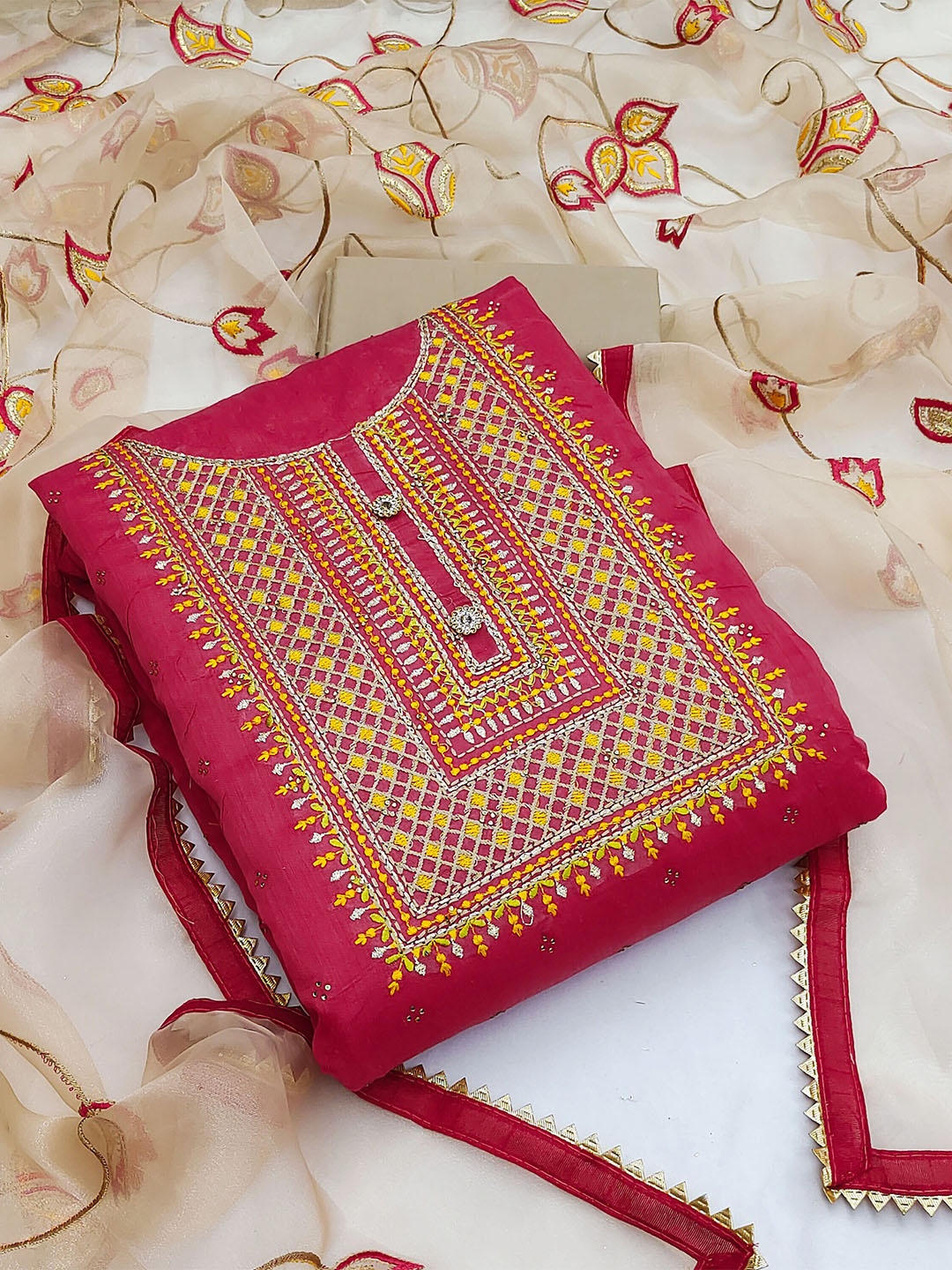 

SHADOW & SAINING Embellished Beads and Stones Unstitched Dress Material, Pink