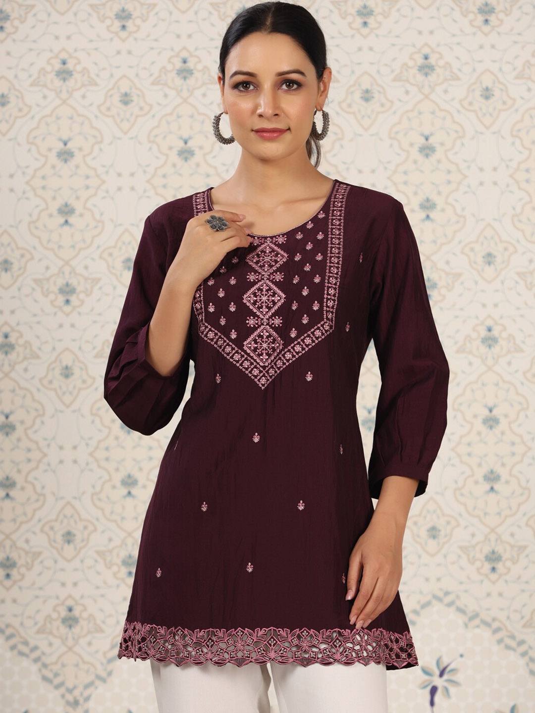 

Ode by House of Pataudi Ethnic Motifs Embroidered A-Line kurti, Magenta