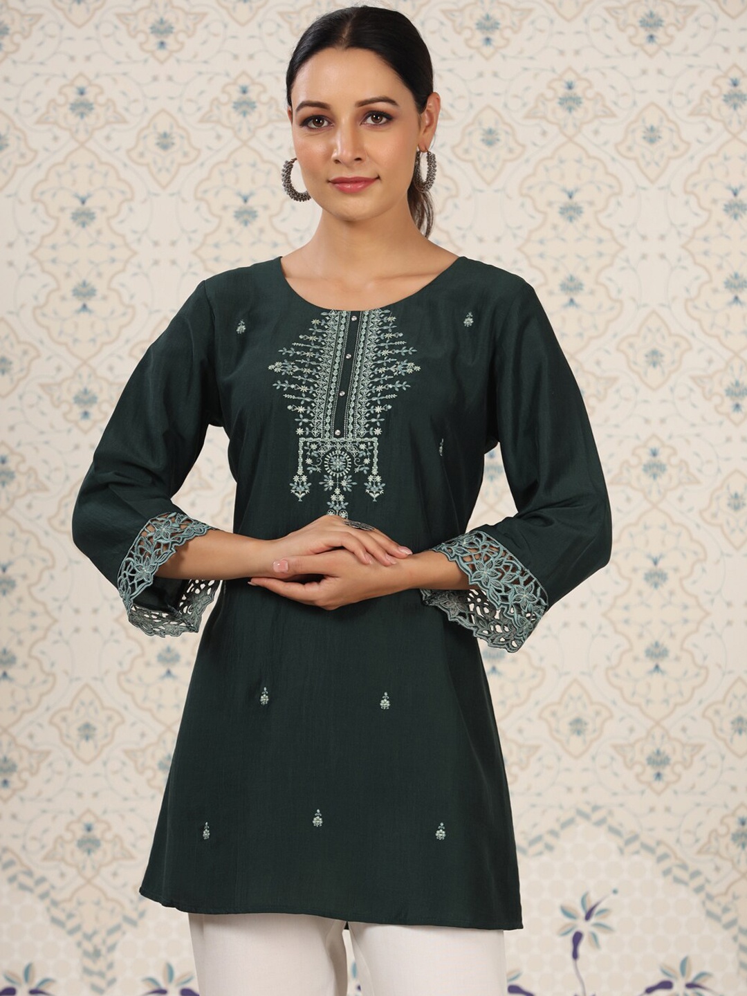 

Ode by House of Pataudi Ethnic Motifs Embroidered A-Line kurti, Green
