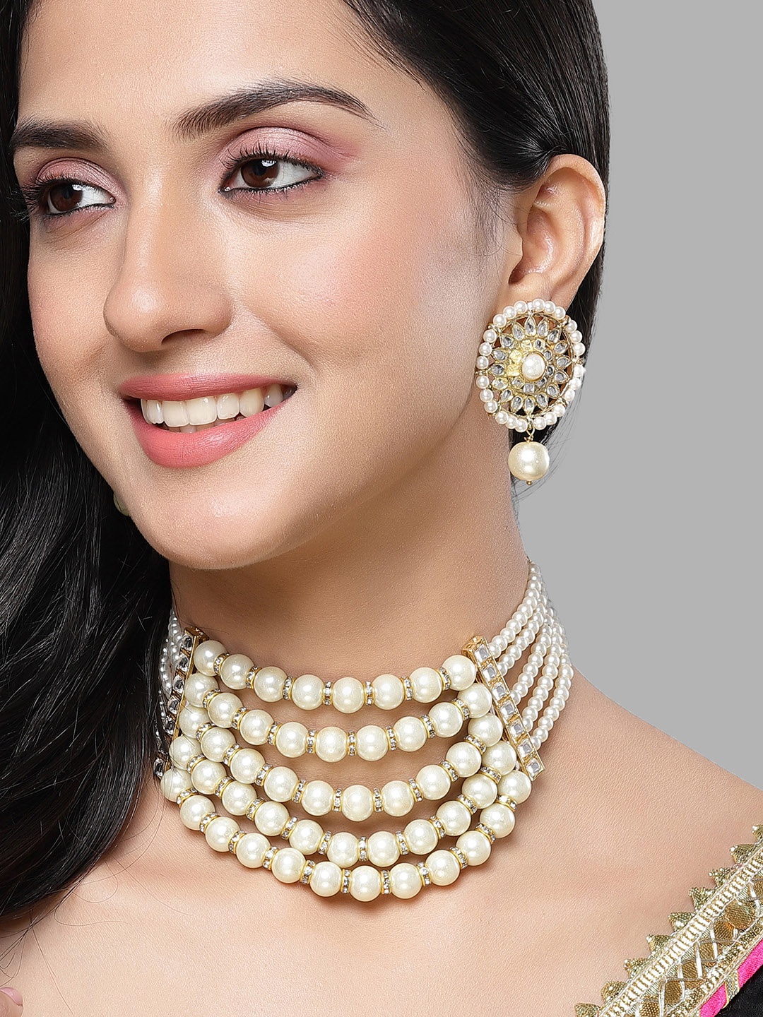 

KARATCART Gold-Plated Kundan-Studded & Beaded Choker Necklace & Earrings