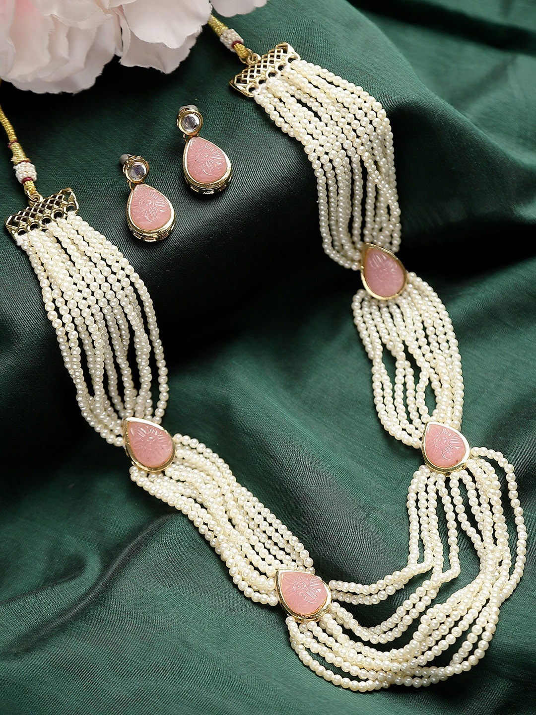 

KARATCART Gold-Plated Kundan-Studded Pearl Beaded Necklace & Earrings