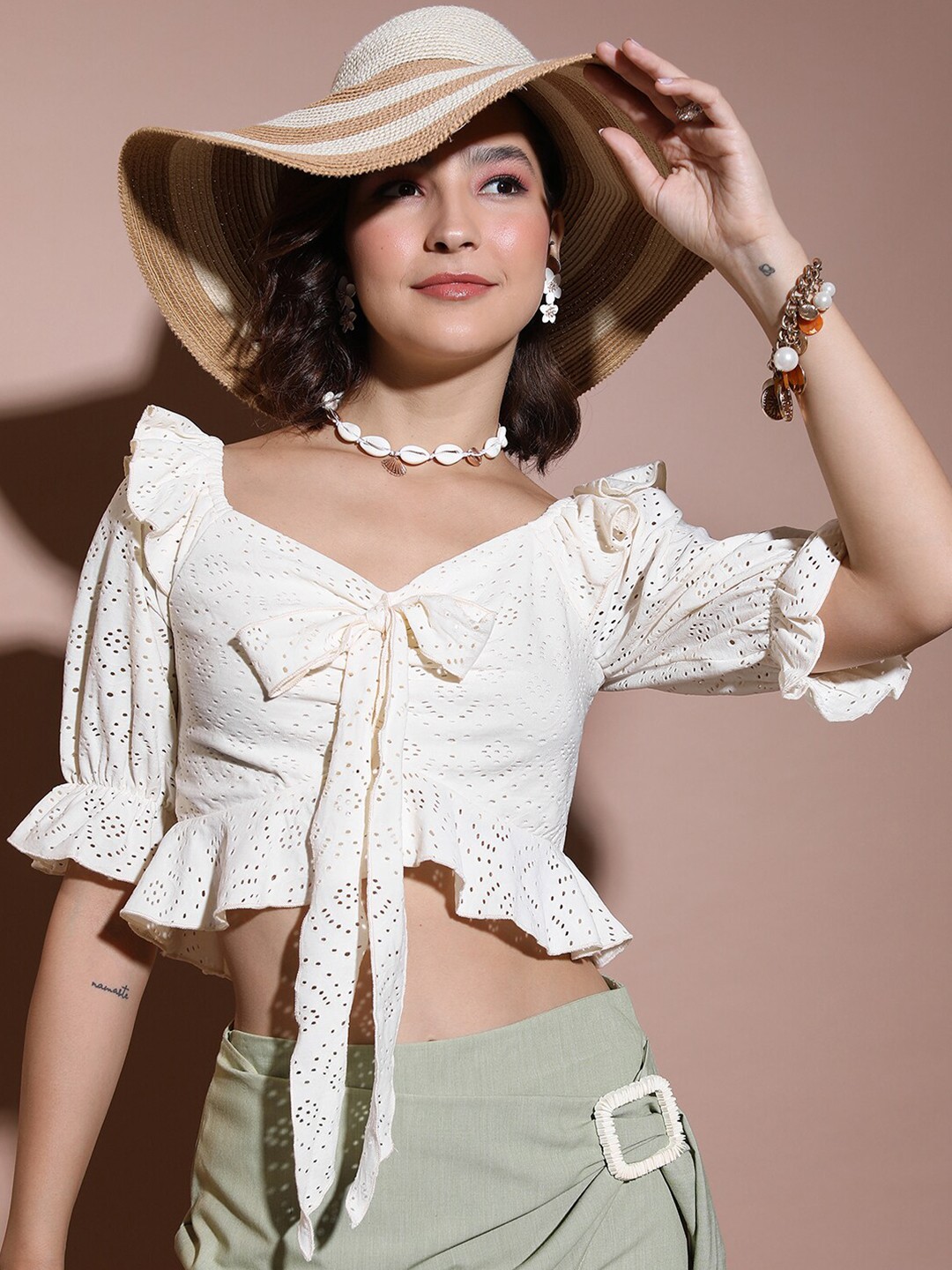 

KETCH Self design V-Neck Puff Sleeve Crop Top, Cream