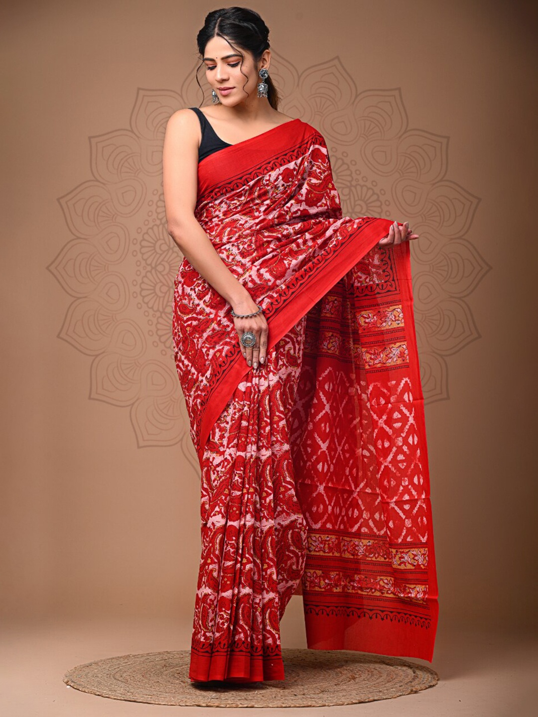 

BUTA BUTI Ethnic Motif Printed Pure Cotton Saree, Red