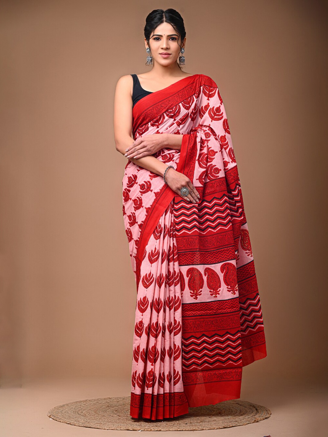 

BUTA BUTI Ethnic Motifs Printed Pure Cotton Saree, Red