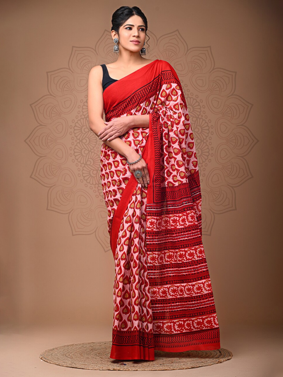 

BUTA BUTI Ethnic Motifs Printed Pure Cotton Saree, Red