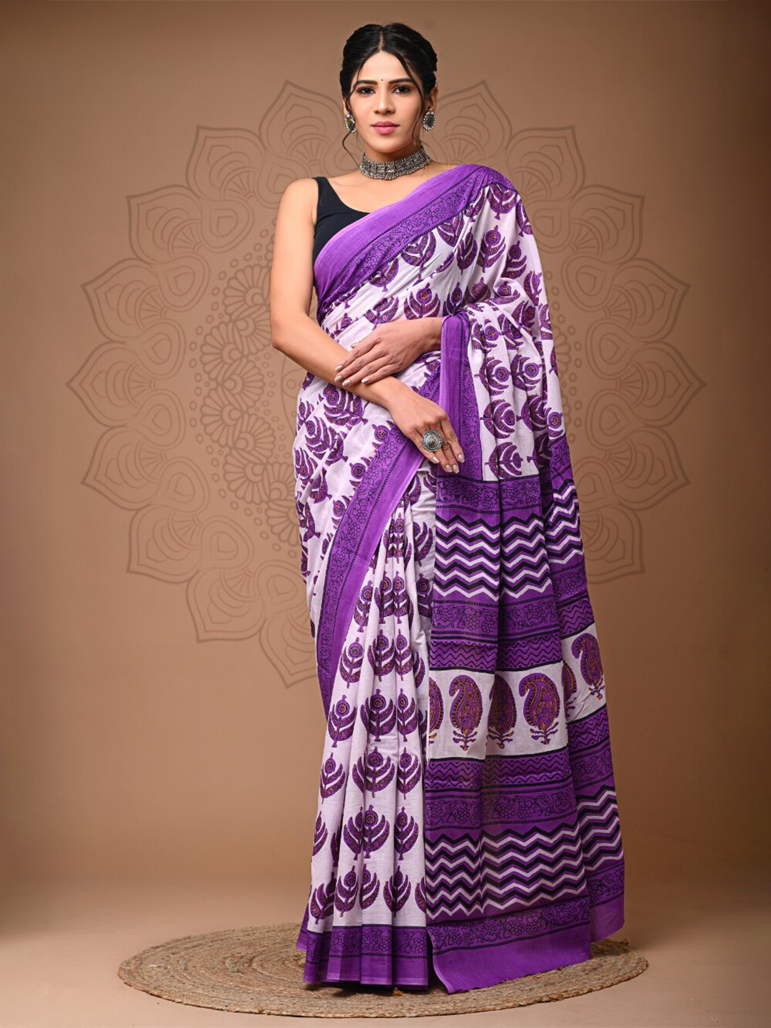 

BUTA BUTI Ethnic Motifs Printed Pure Cotton Saree, White