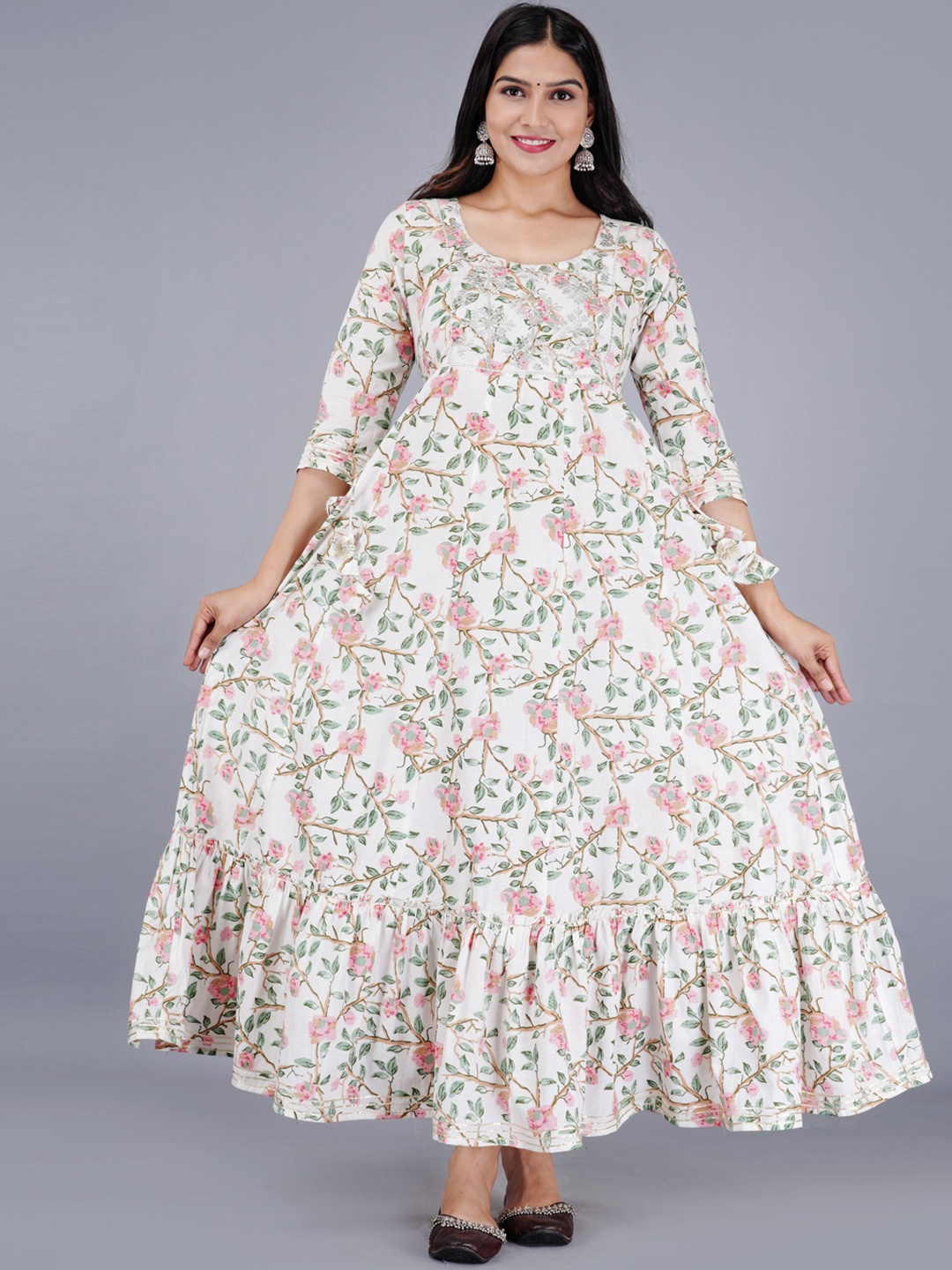 

AAYUMI Floral Printed Flared Sleeves Thread Work Floral Anarkali Kurta, White