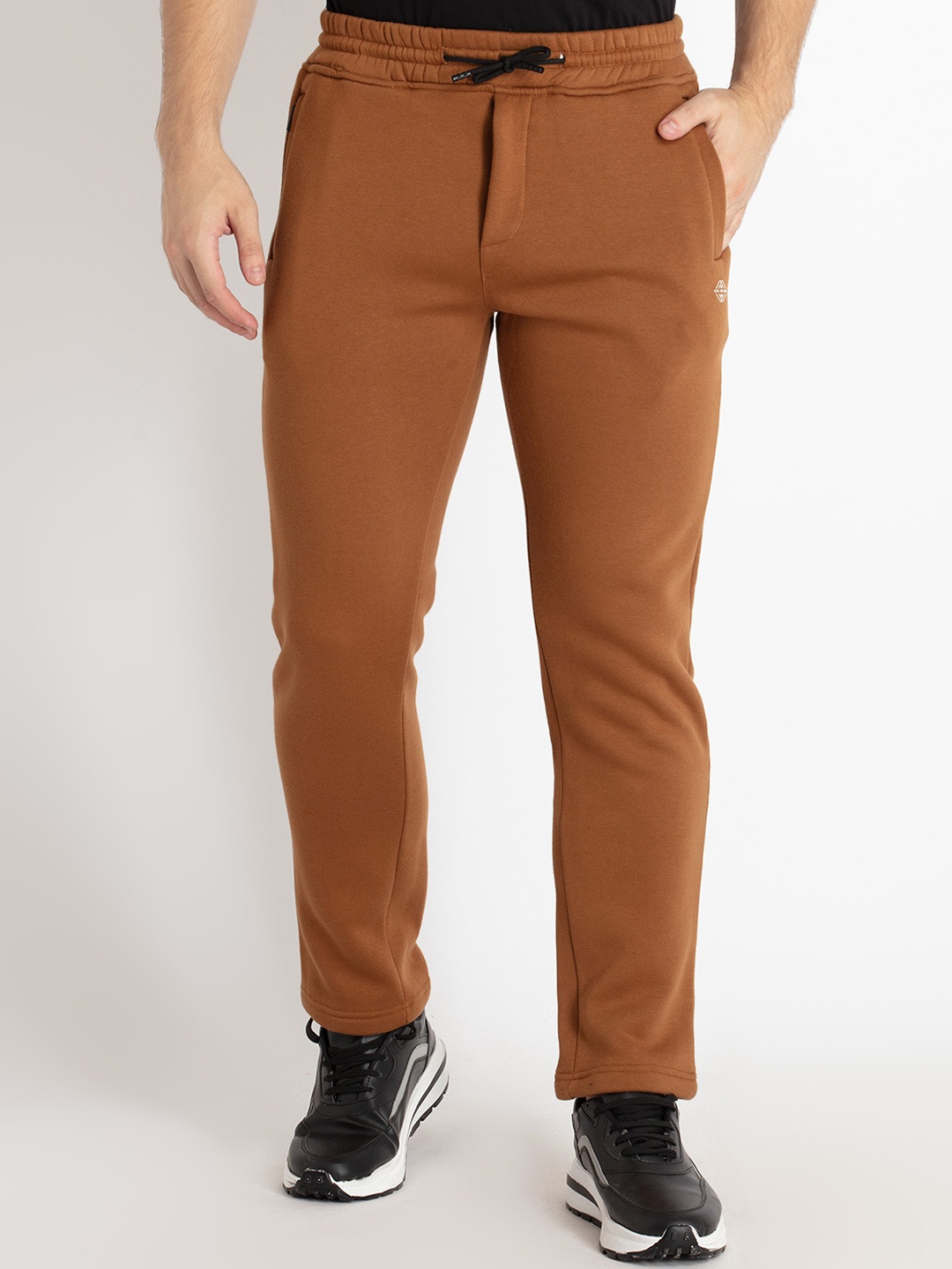 

Status Quo Men Regular Fit Track Pants, Brown