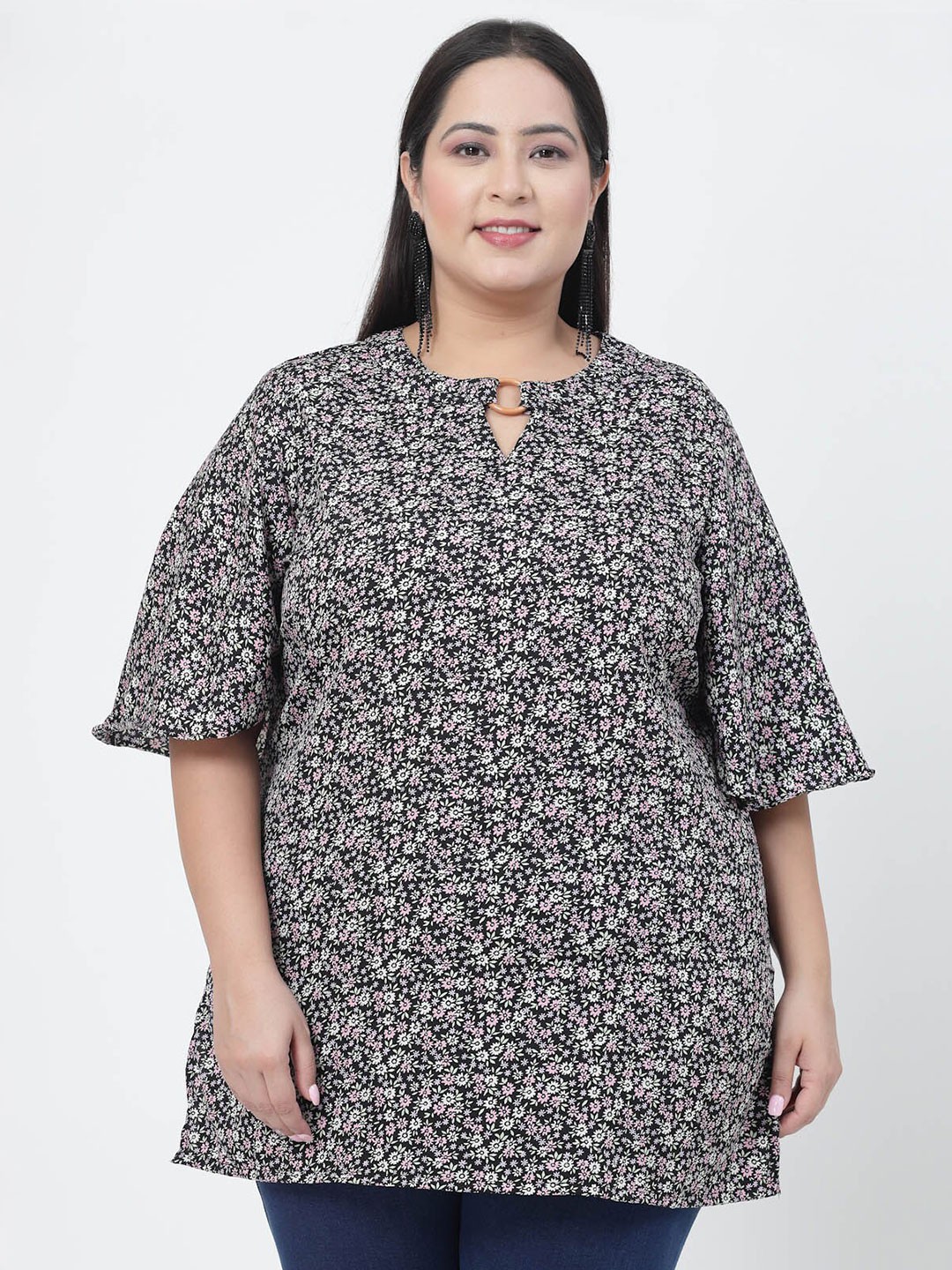 

plusS Floral Printed Flared Sleeves Top, Black