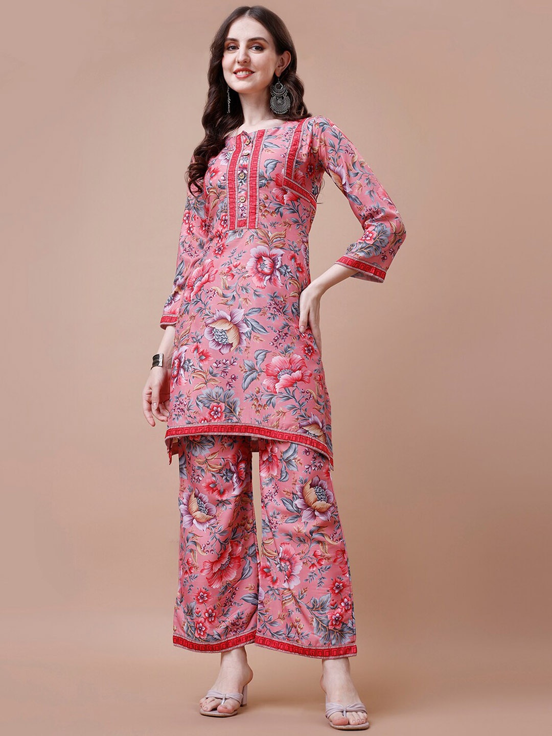 

KALINI Floral Printed Round Neck Three-Quarter Sleeve Straight Kurta Set, Pink