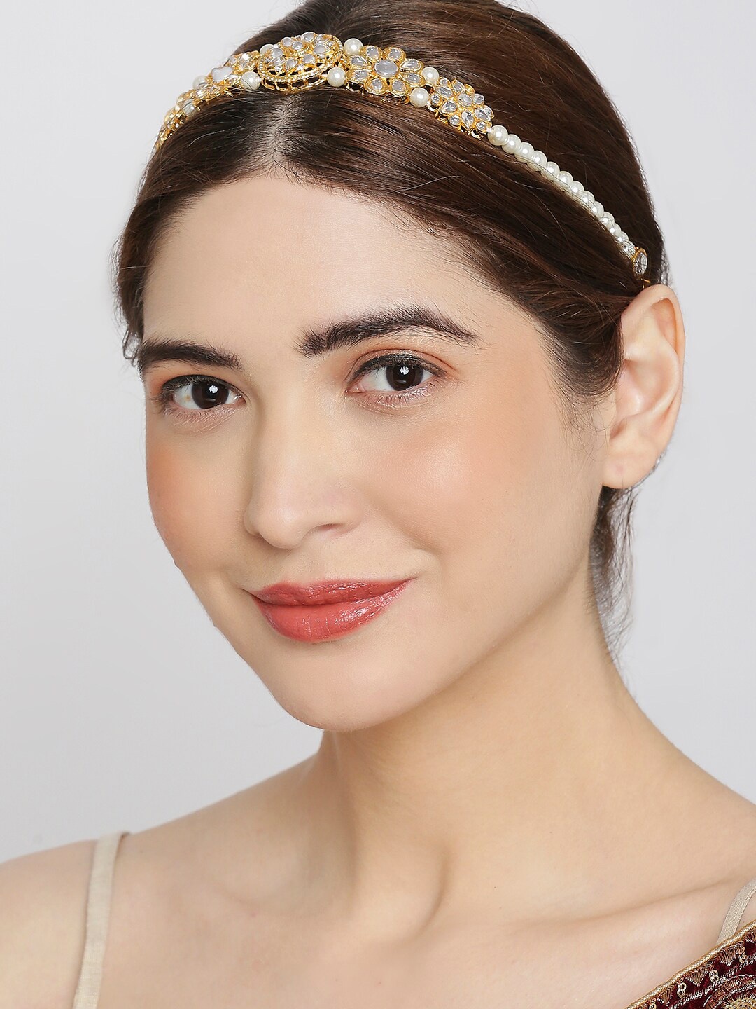 

OOMPH Kundan Studded & Pearls Beaded Temple Head chain, Gold
