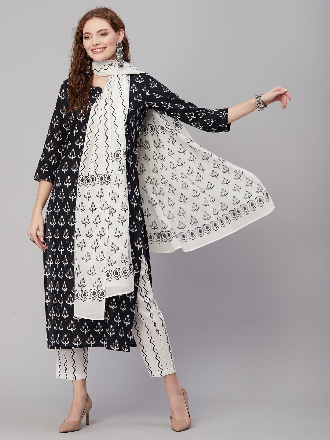 

KALINI Ethnic Motifs Printed Regular Kurta & Trousers With Dupatta, Black