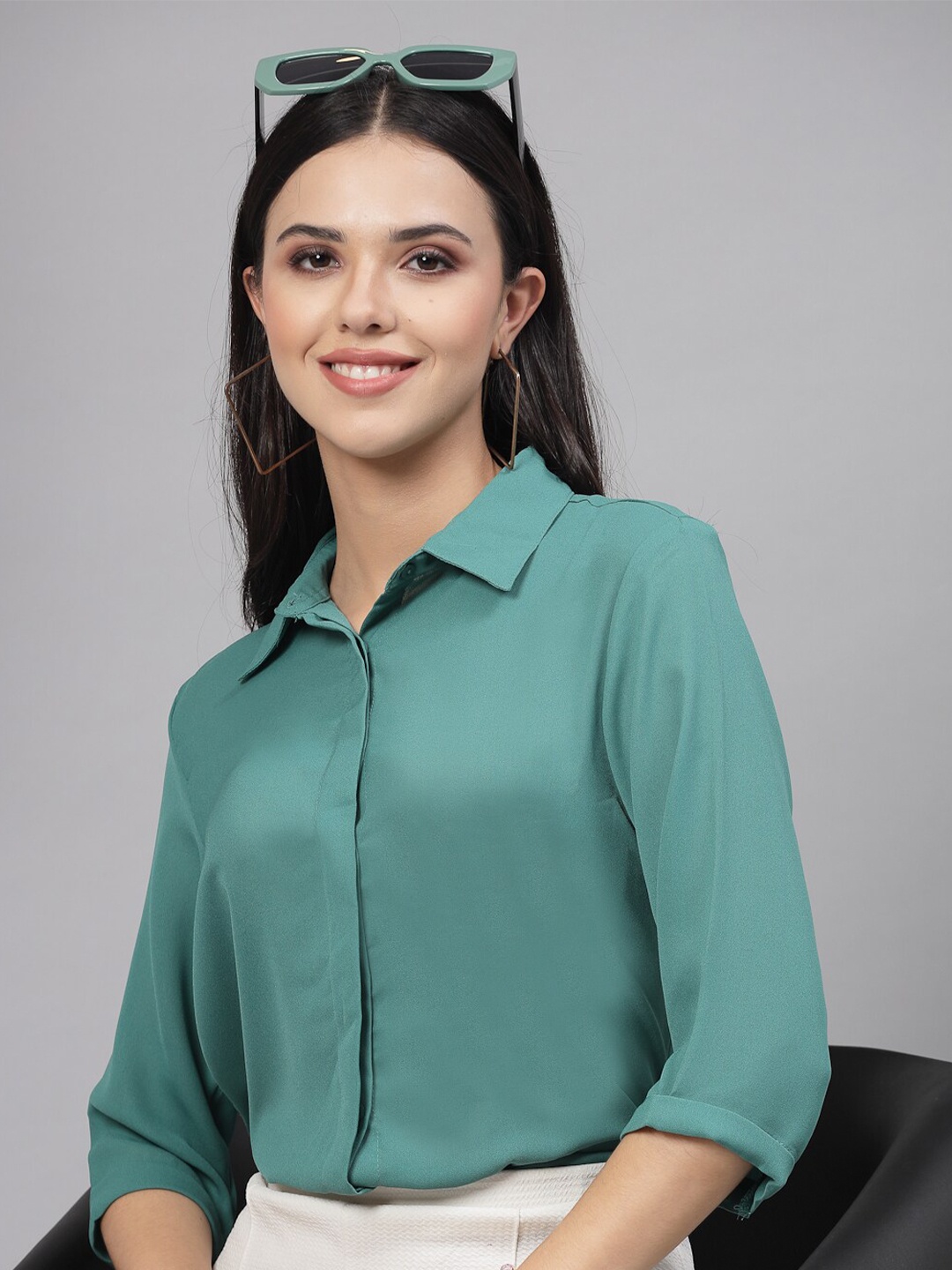 

Style Quotient Smart Spread Collar Formal Shirt, Green