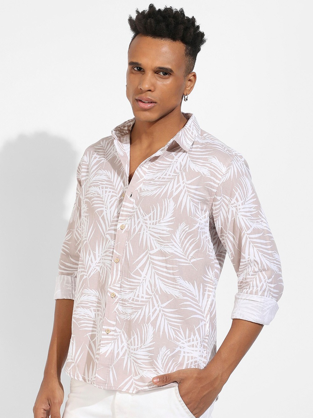 

Campus Sutra Classic Tropical Printed Casual Shirt, Beige