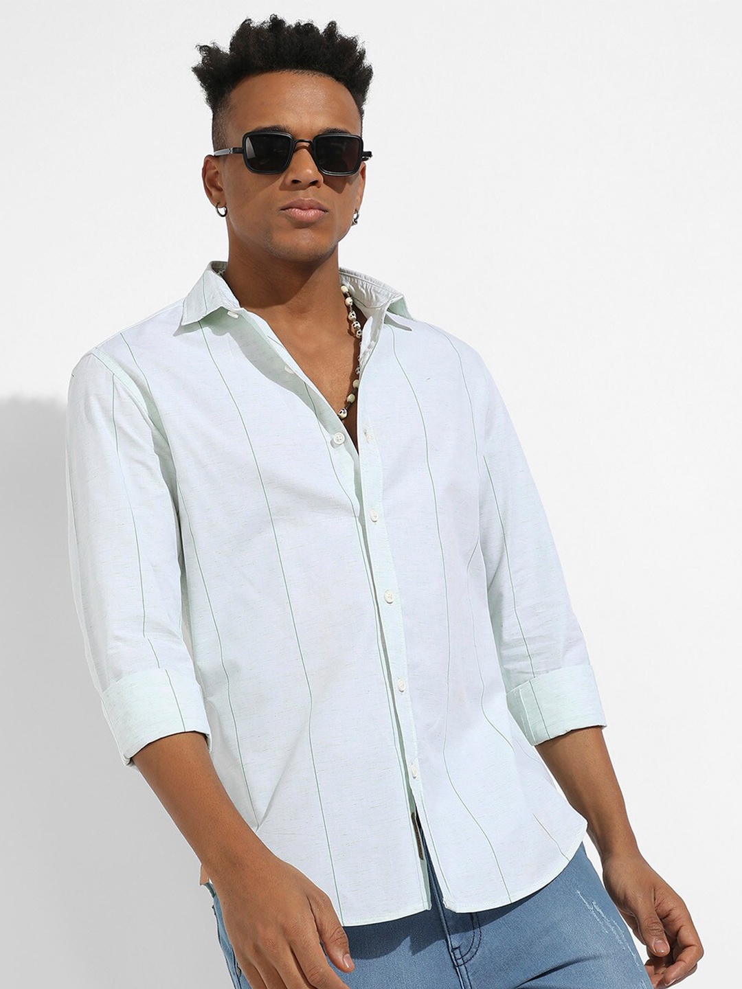 

Campus Sutra Classic Vertical Striped Cotton Shirt, Green