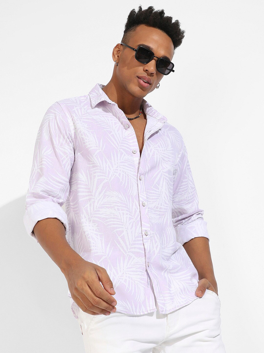 

Campus Sutra Classic Tropical Printed Casual Shirt, Purple