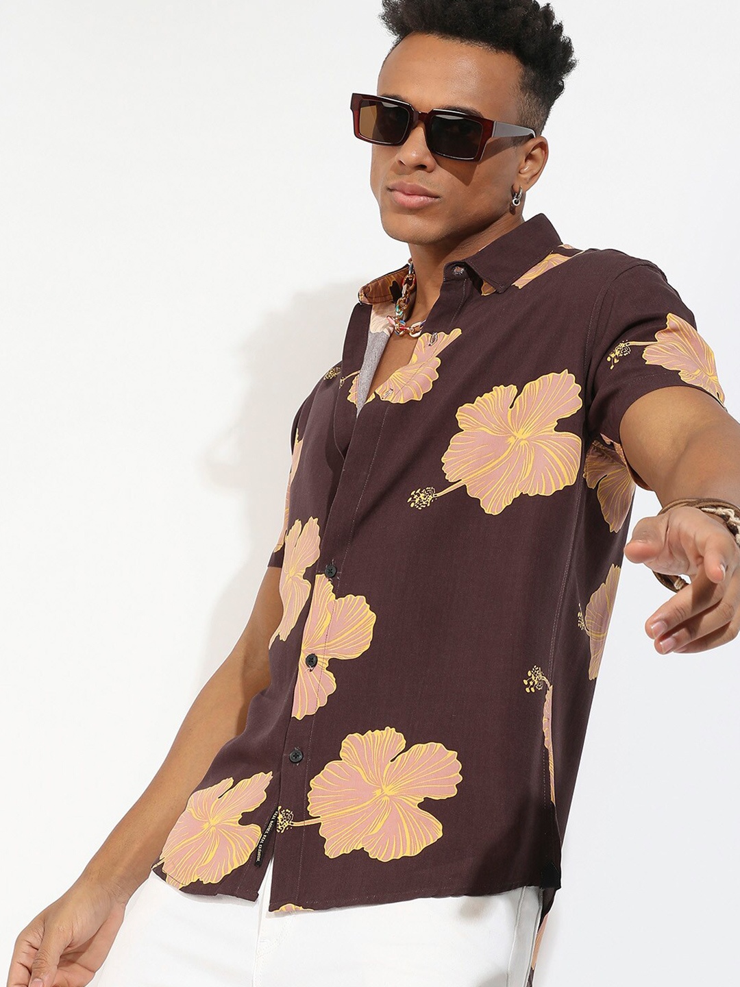 

Campus Sutra Classic Fit Hibiscus Floral Printed Casual Cotton Shirt, Brown