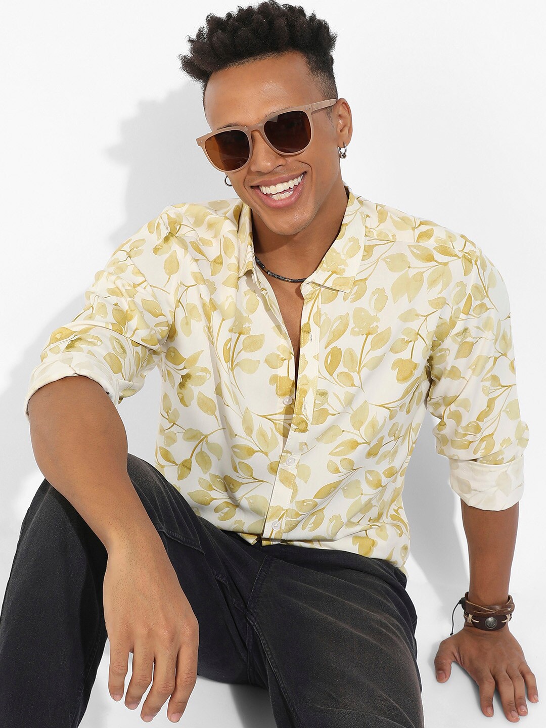 

Campus Sutra Classic Floral Printed Casual Shirt, Yellow