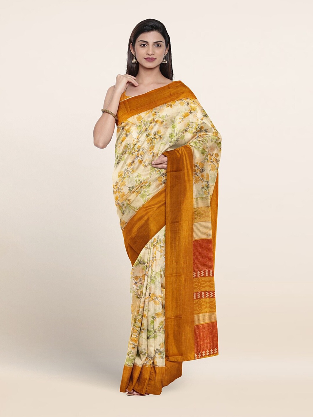 

Pothys Floral Printed Saree, Cream