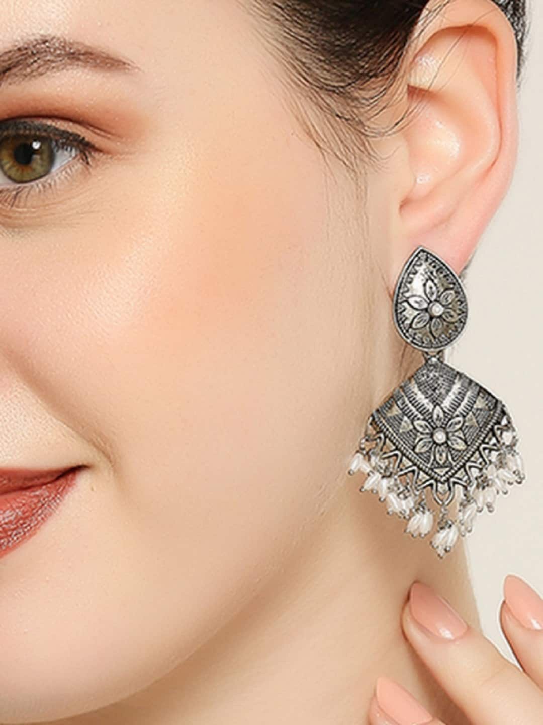 

OOMPH Silver-Toned Floral Drop Earrings