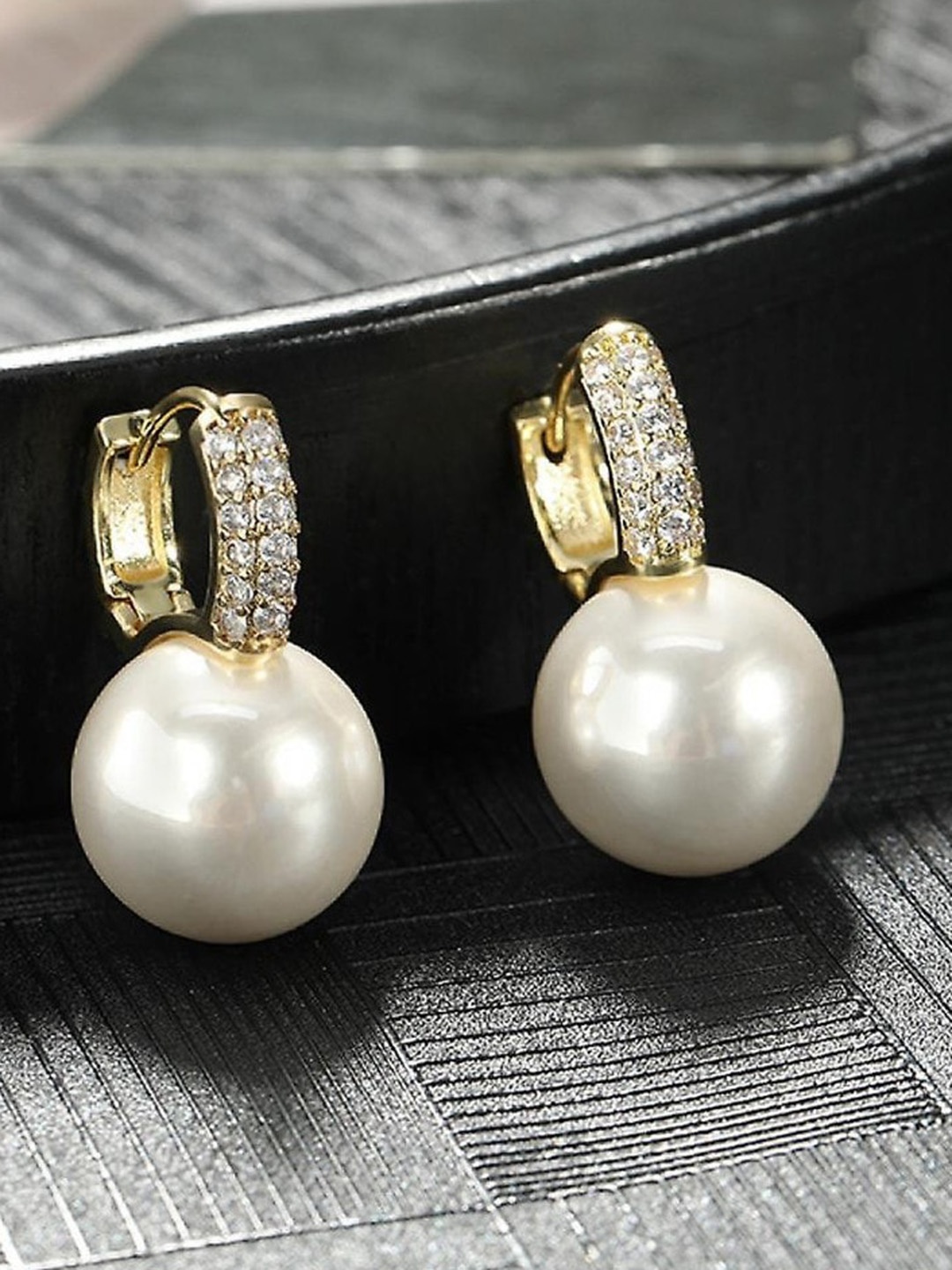 

JewelShadi Gold-Plated Contemporary Hoop Earrings
