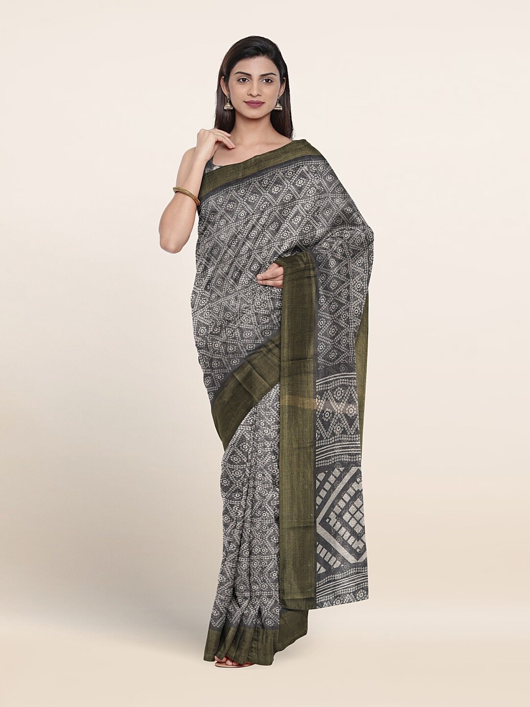 

Pothys Bandhani Pinted Saree, Grey