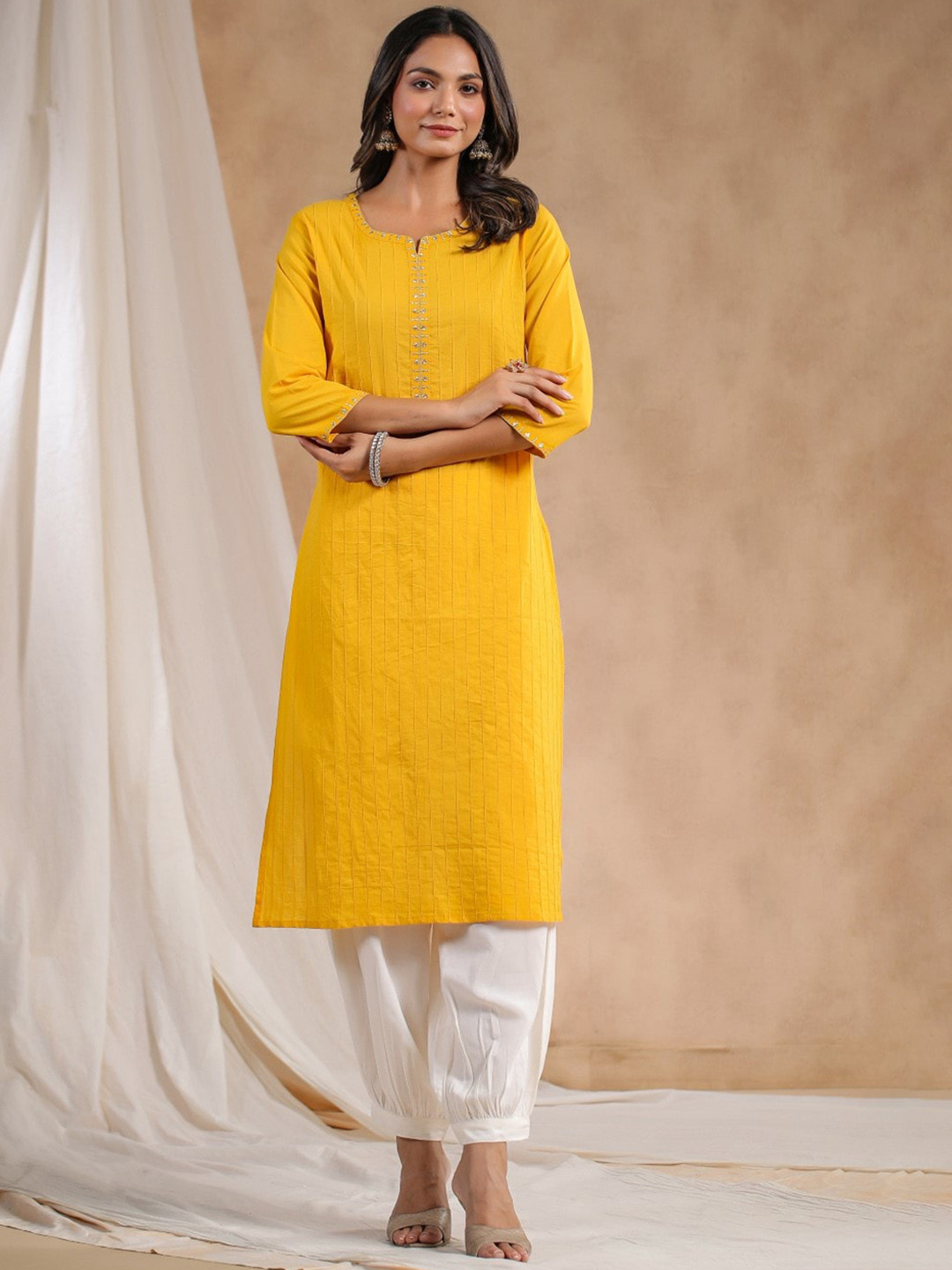 

Anubhutee Thread Work Straight Kurta, Mustard