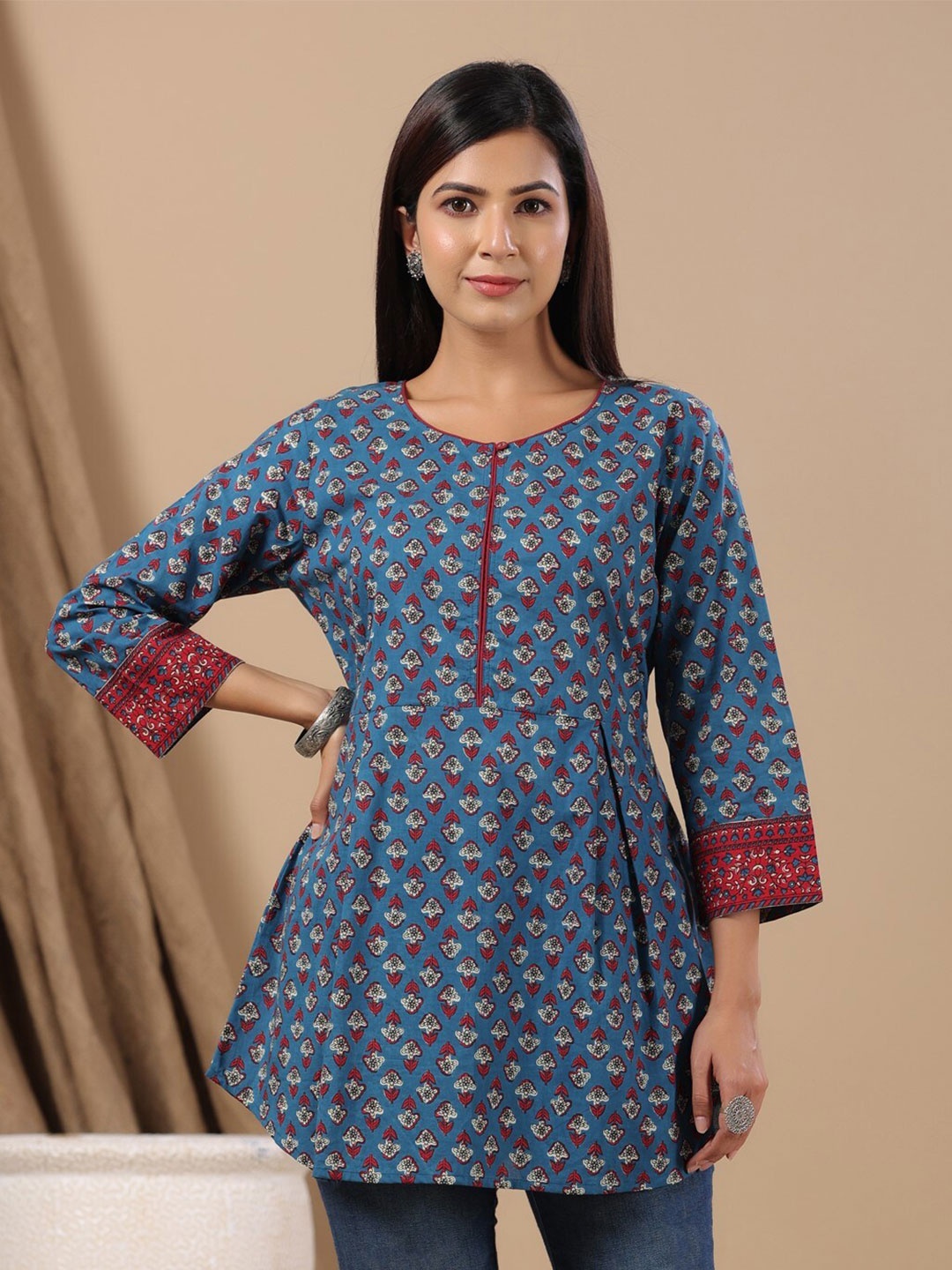 

Anubhutee Floral Printed Pure Cotton Pleated Kurti, Navy blue