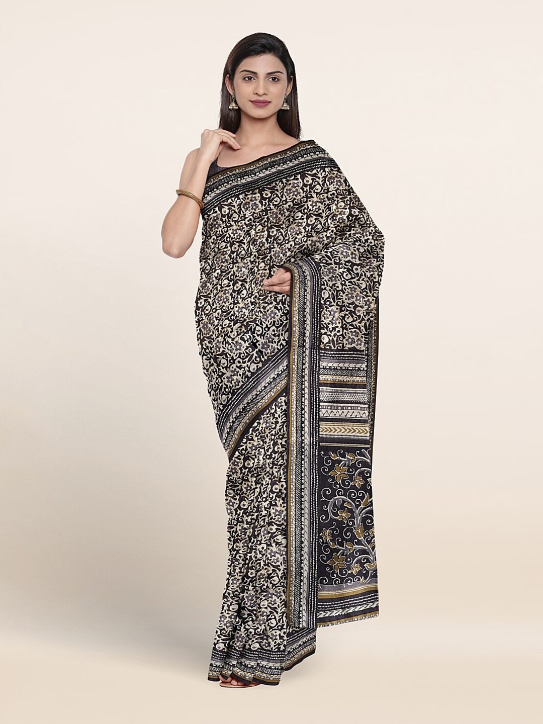 

Pothys Floral Printed Saree, Grey