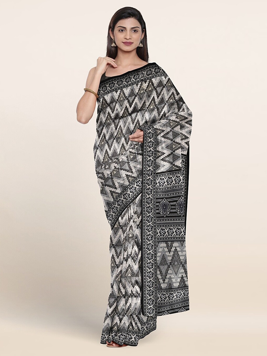 

Pothys Geometric Printed Saree, Grey