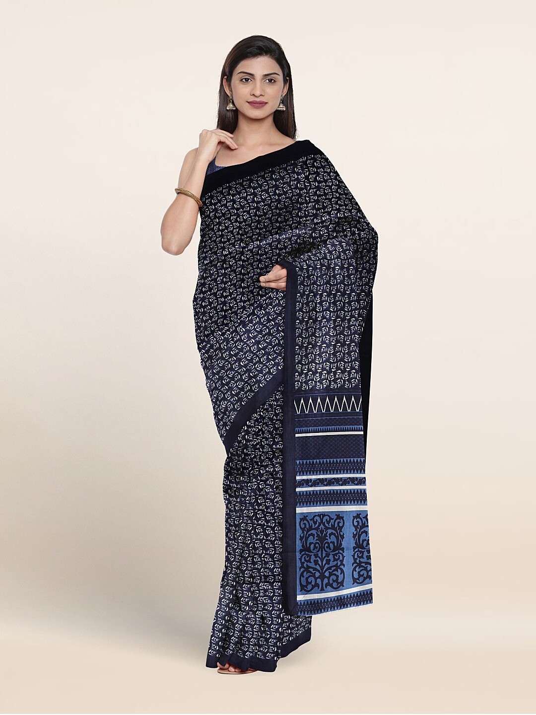 

Pothys Floral Printed Saree, Navy blue