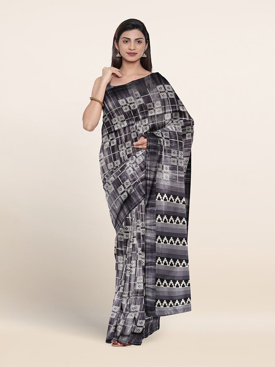 

Pothys Geometric Printed Saree, Grey