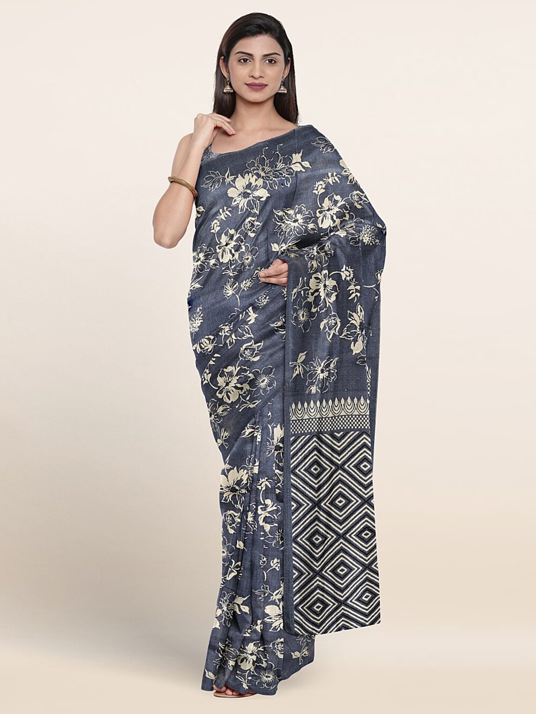 

Pothys Floral Printed Saree, Grey