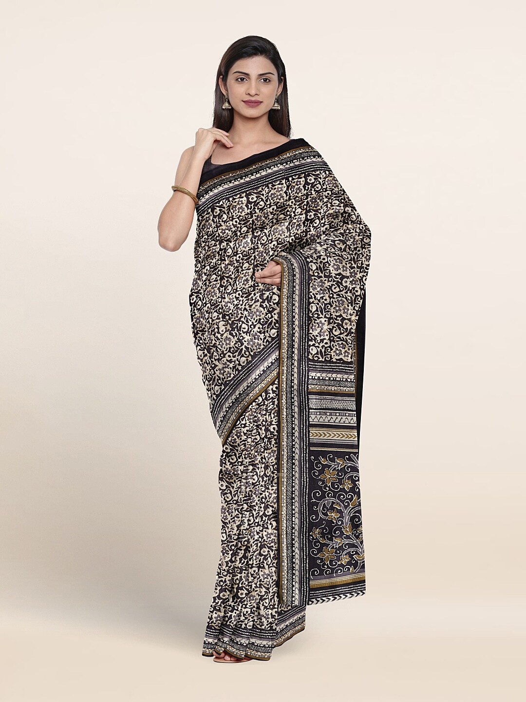 

Pothys Floral Printed Saree, Grey