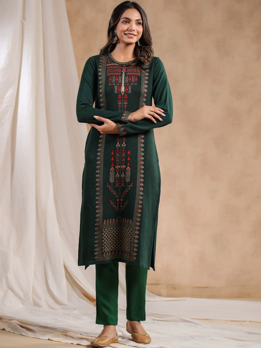 

Ishin Ethnic Motifs Woven Design Jacquard Straight Kurta, Green