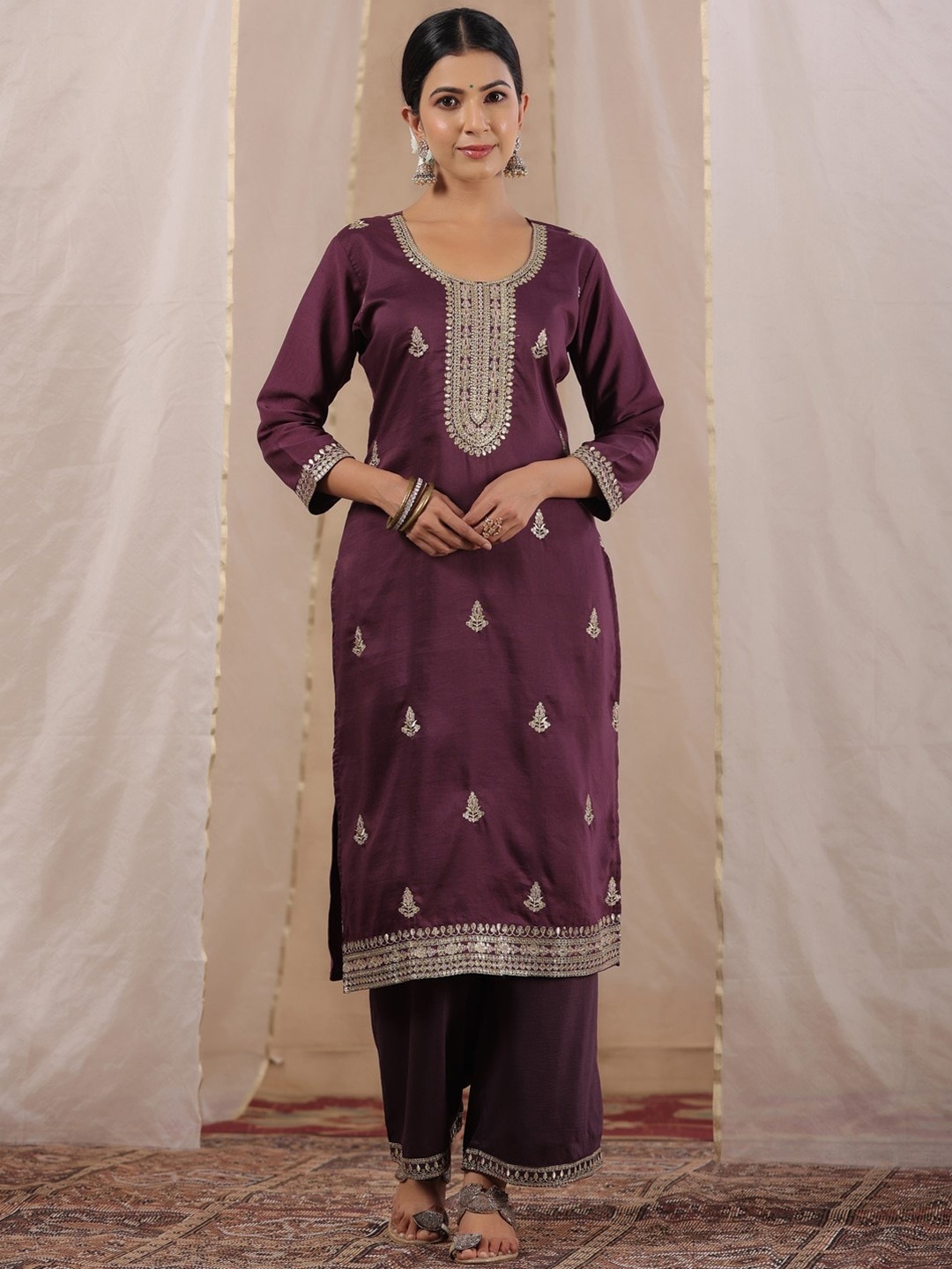 

Ishin Ethnic Motifs Embroidered Straight Kurta, Purple