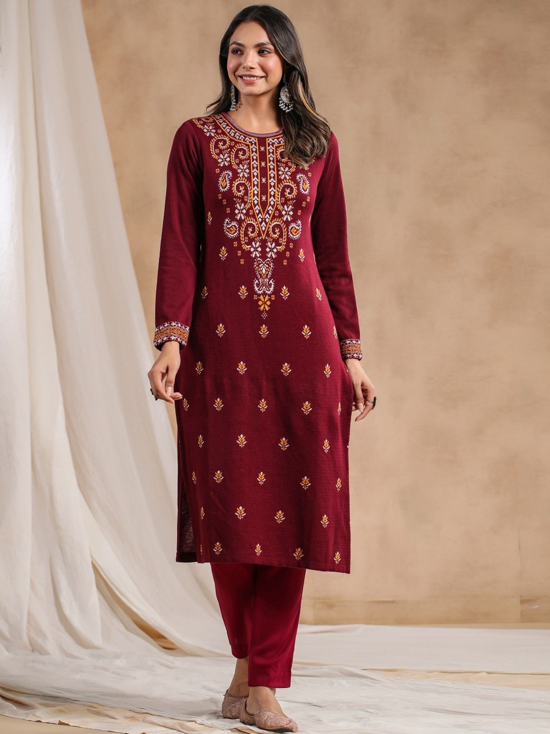 

Ishin Ethnic Motifs Woven Design Jacquard Straight Kurta, Maroon