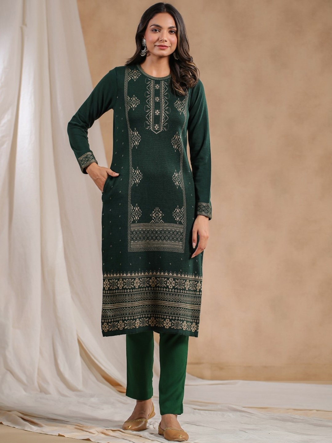 

Ishin Ethnic Motifs Woven Design Straight Kurta, Green