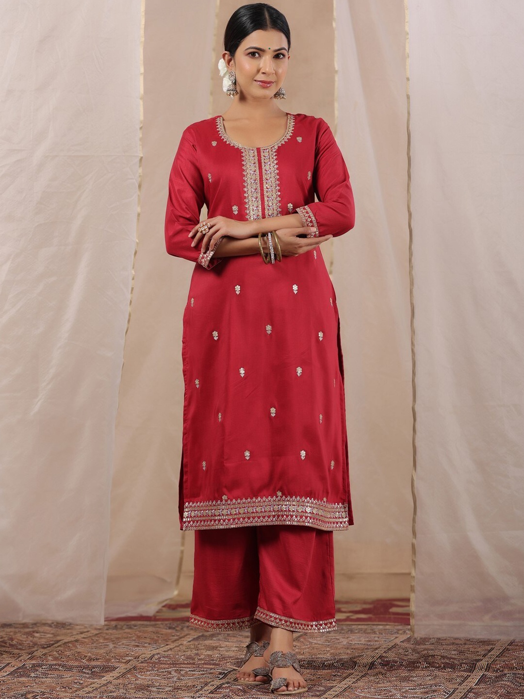 

Ishin Ethnic Motifs Embroidered Straight Kurta, Fuchsia
