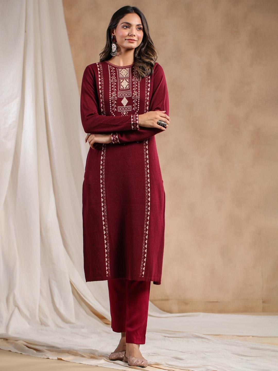 

Ishin Ethnic Motifs Woven Design Jacquard Straight Kurta, Maroon