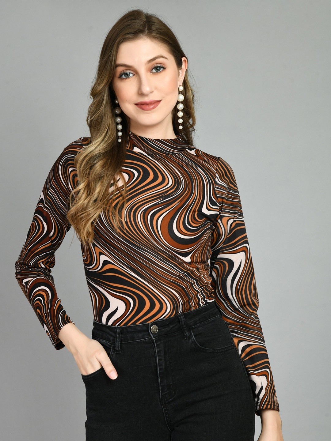 

Moshe Abstract Printed Mock Neck Fitted Top, Black