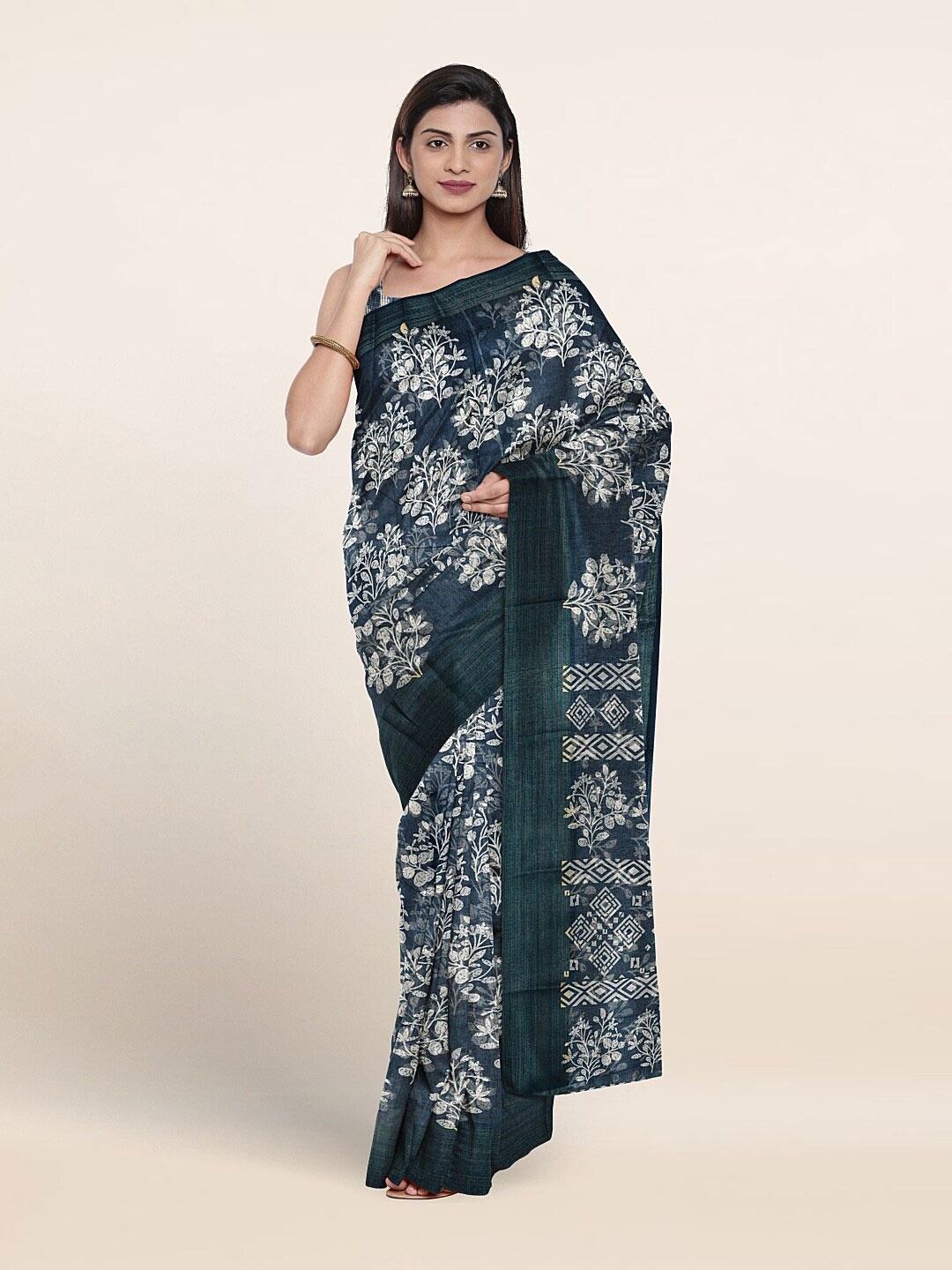 

Pothys Floral Printed Saree, Blue