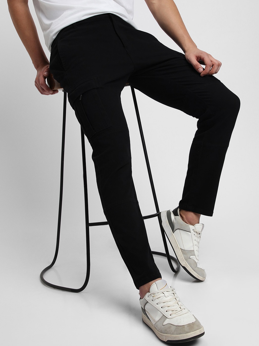 

Dennis Lingo Men Slim Fit Mid-Rise Plain Cargos, Black