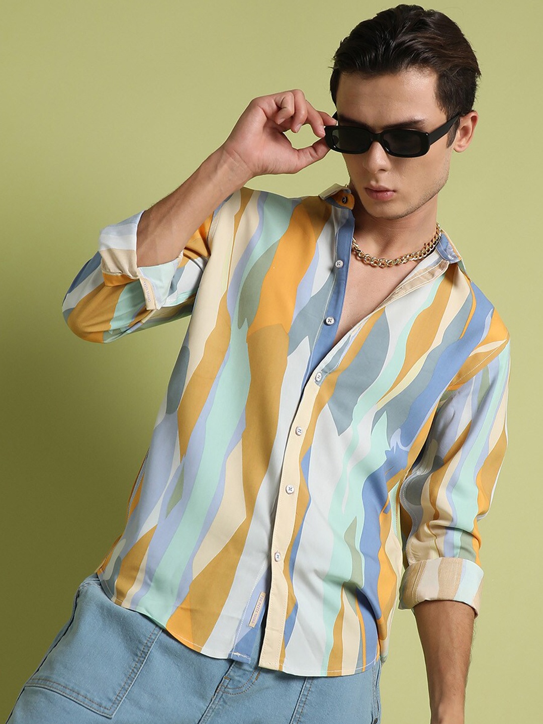 

Campus Sutra Abstract Printed Classic Casual Shirt, Sea green