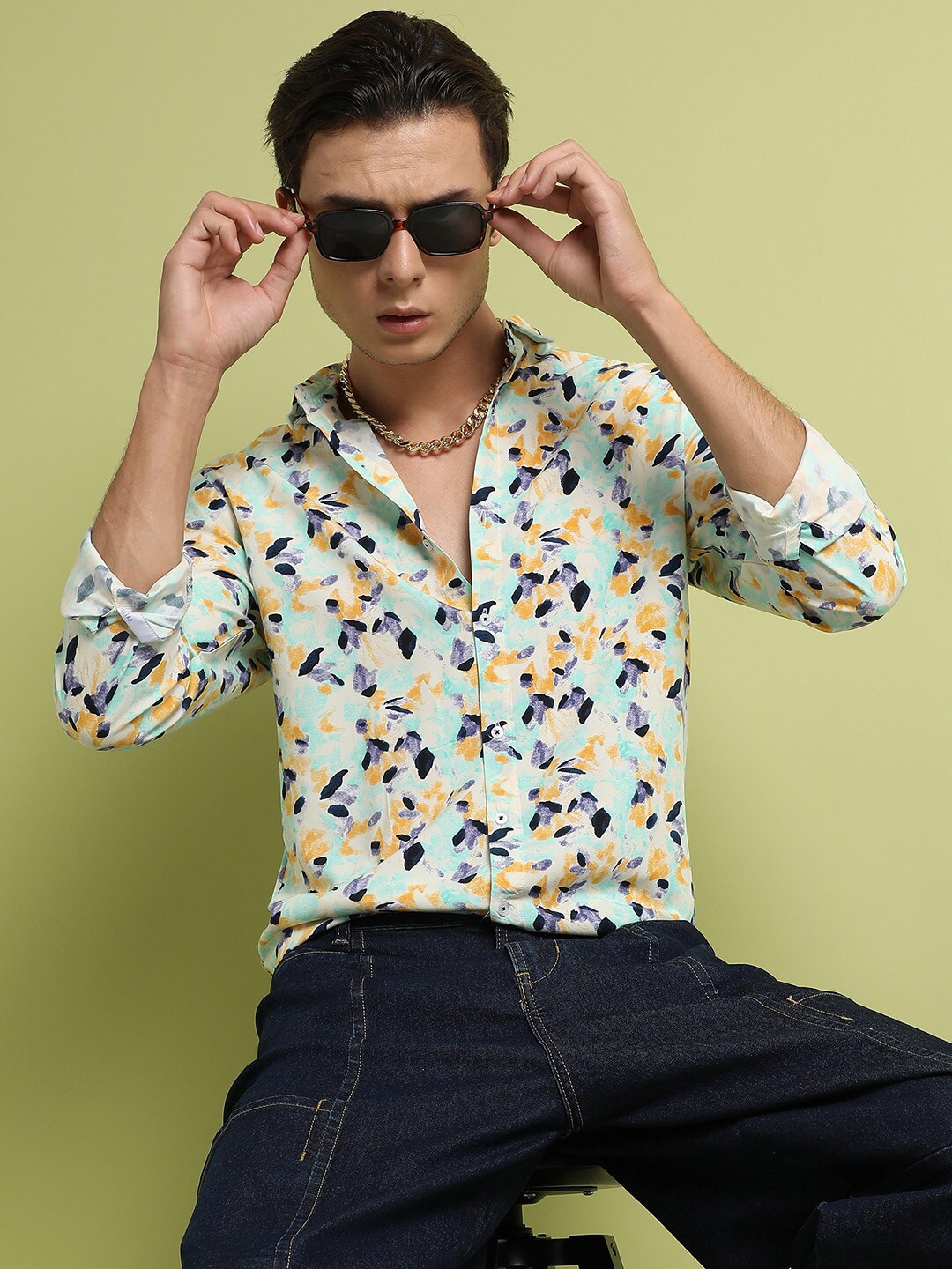 

Campus Sutra Abstract Printed Classic Cotton Casual Shirt, Sea green