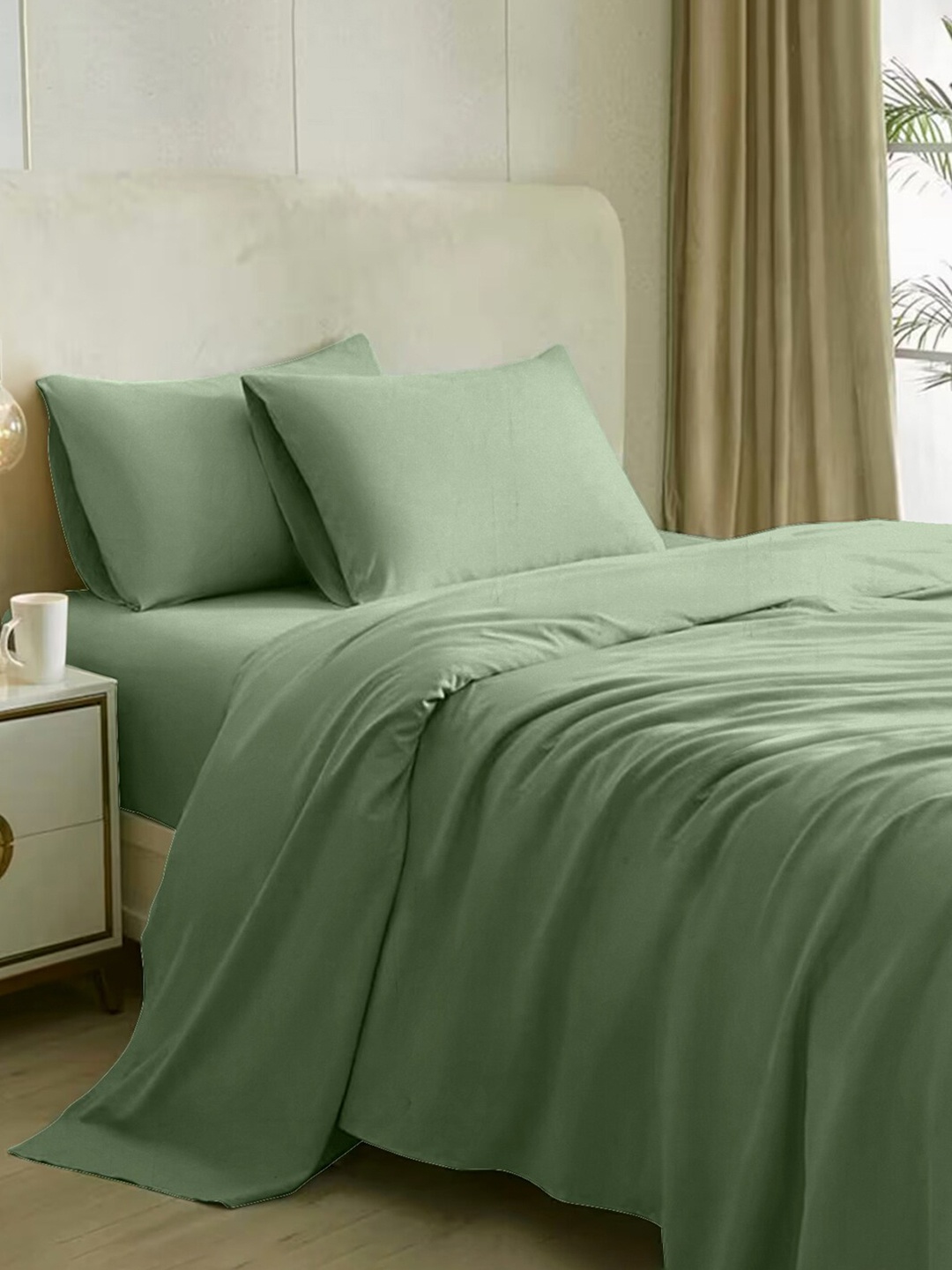 

Naksh Green Cotton 210 TC Queen Bedsheet with 2 Pillow Covers
